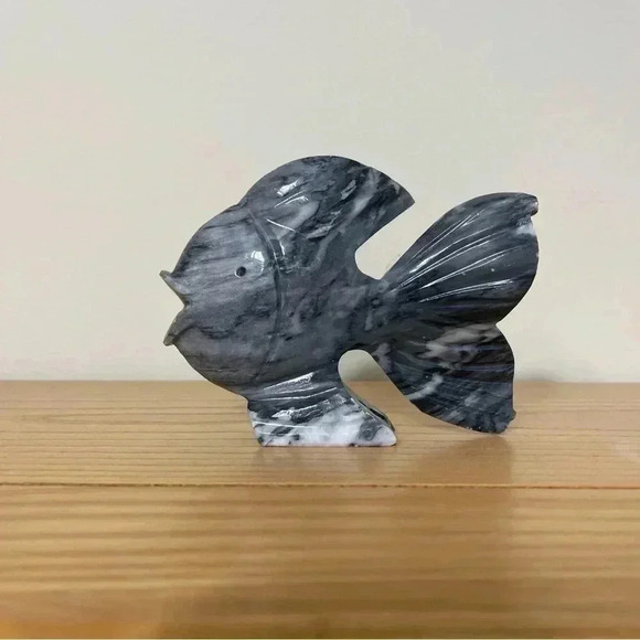 Angelfish Carved Stone Figurine Polished Rock Fish Gray White Granite Marble - Picture 3 of 5